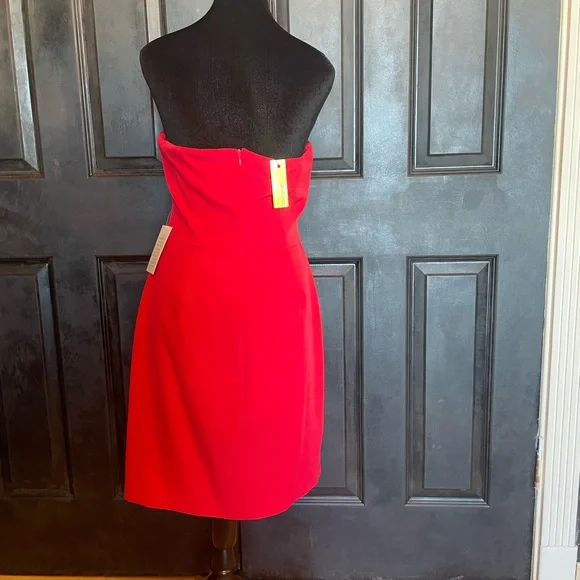 Red dress - Picture 2 of 4